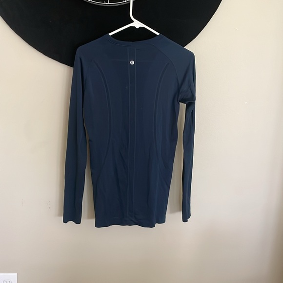Navy lululemon long sleeve swiftly tech 2.0 - Picture 5 of 5